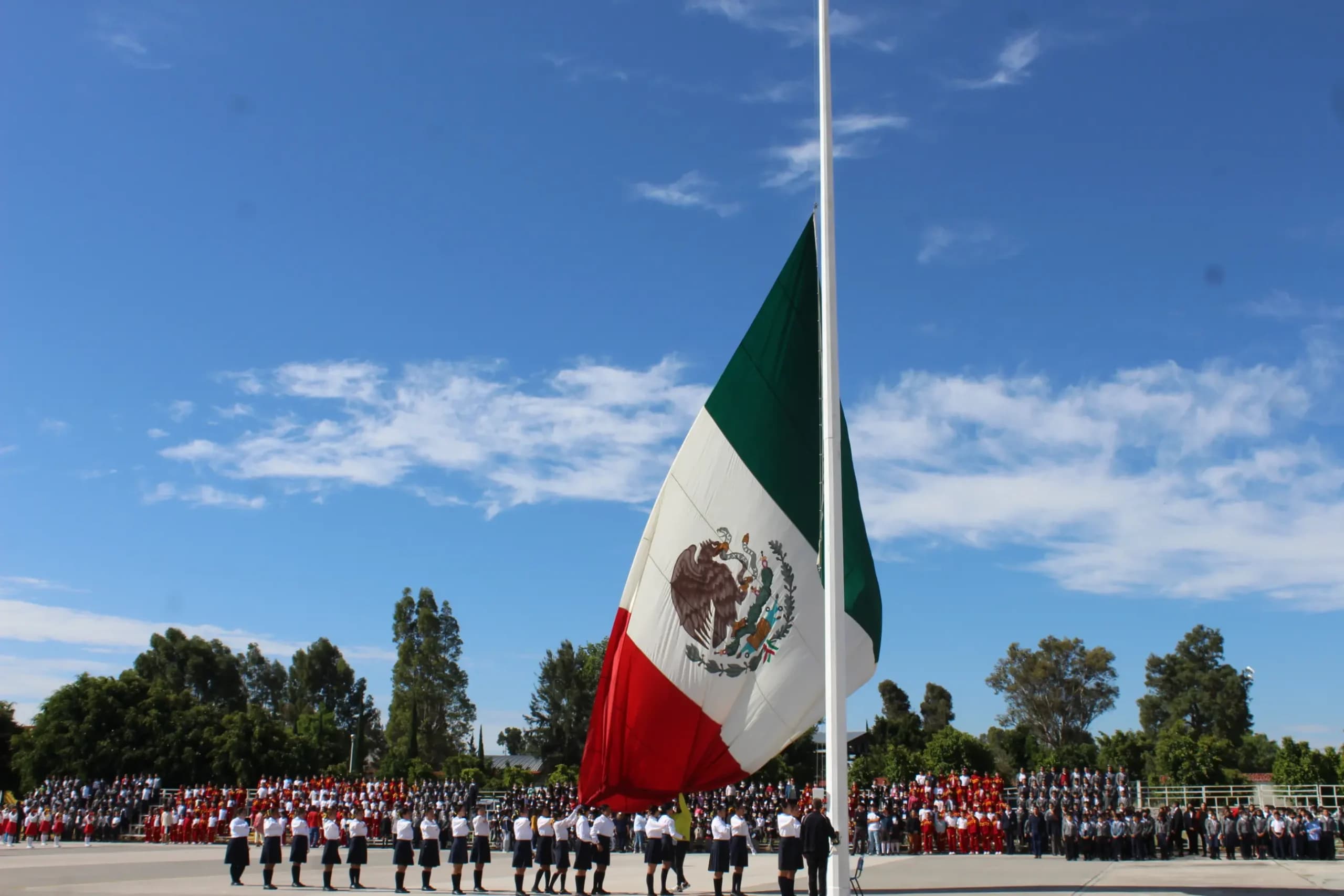 Actividad de la comunidad escolar 5 de Mayo